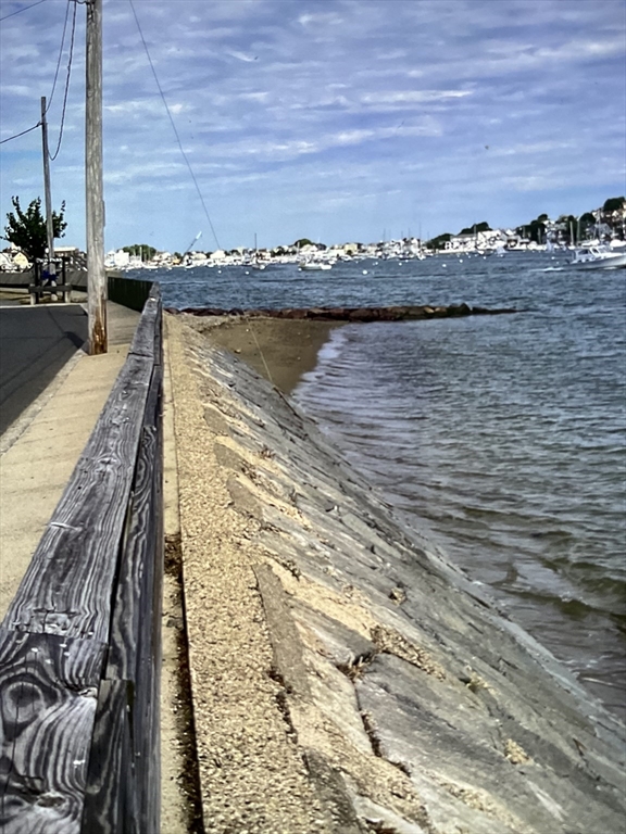 81 Sunnyside Ave, Winthrop, Massachusetts, 3 Bedrooms Bedrooms, 7 Rooms Rooms,1 BathroomBathrooms,Residential Lease,For Rent,Sunnyside Ave,73383700