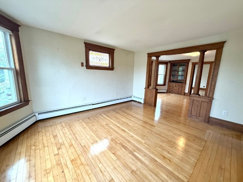 125 Walnut St., Somerville, Massachusetts, 3 Bedrooms Bedrooms, 6 Rooms Rooms,1 BathroomBathrooms,Residential Lease,For Rent,Walnut St.,73422300
