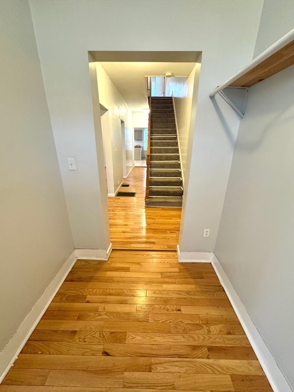 864 Dwight Street, Holyoke, Massachusetts, 3 Bedrooms Bedrooms, 7 Rooms Rooms,1.5 BathroomsBathrooms,Residential Lease,For Rent,Dwight Street,73387450