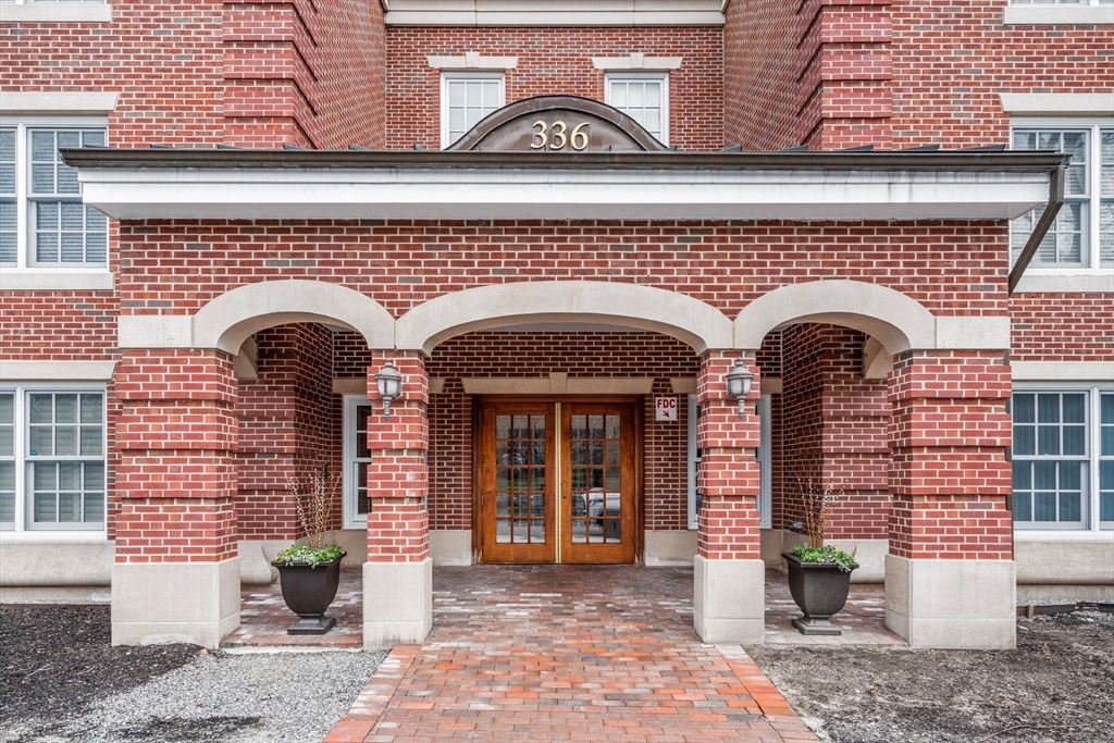 336 Boylston St, Newton, Massachusetts, 2 Bedrooms Bedrooms, 6 Rooms Rooms,2 BathroomsBathrooms,Residential,For Sale,Boylston St,73360006