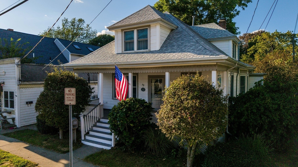 58-60 Washington Street, Fairhaven, Massachusetts, 3 Bedrooms Bedrooms, 7 Rooms Rooms,2 BathroomsBathrooms,Residential,For Sale,Washington Street,73422617