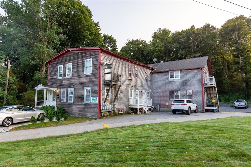 176-178 Court St, Plymouth, Massachusetts, 3 Bedrooms Bedrooms, 9 Rooms Rooms,8.5 BathroomsBathrooms,Residential Income,For Sale,Court St,73261234