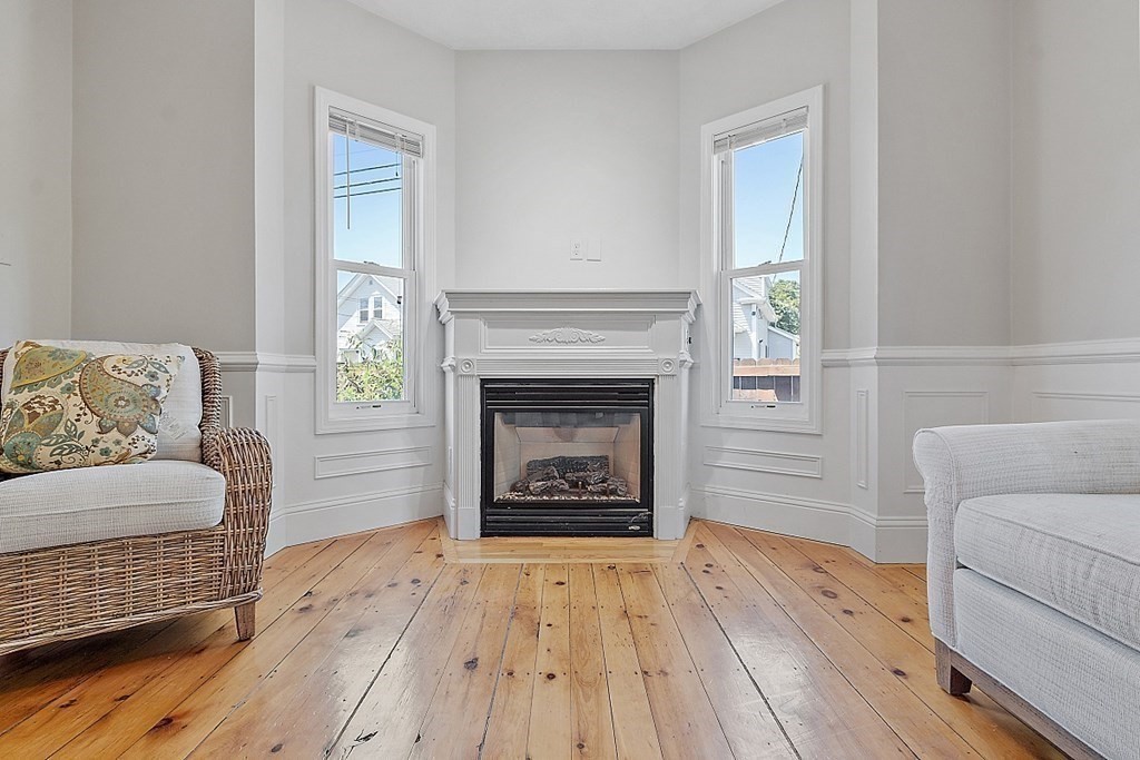 5 Maple, Peabody, Massachusetts, 2 Bedrooms Bedrooms, 4 Rooms Rooms,1 BathroomBathrooms,Residential Lease,For Rent,Maple,73422641