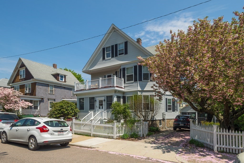 85 Fletcher Street, Boston, Massachusetts, 3 Bedrooms Bedrooms, 9 Rooms Rooms,1.5 BathroomsBathrooms,Residential Lease,For Rent,Fletcher Street,73422889