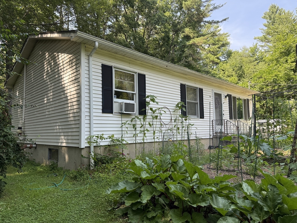 348 Nichols Rd, Barre, Massachusetts, 3 Bedrooms Bedrooms, 6 Rooms Rooms,1 BathroomBathrooms,Residential,For Sale,Nichols Rd,73400055