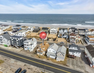 98 North End Blvd, Salisbury, Massachusetts, 4 Bedrooms Bedrooms, 8 Rooms Rooms,2 BathroomsBathrooms,Residential Income,For Sale,North End Blvd,73376362