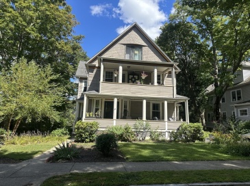 21 Jenison St, Newton, Massachusetts, 2 Bedrooms Bedrooms, 6 Rooms Rooms,1 BathroomBathrooms,Residential Lease,For Rent,Jenison St,73423165