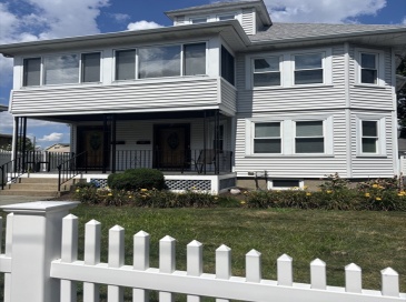 27 Broadway, Newton, Massachusetts, 2 Bedrooms Bedrooms, 5 Rooms Rooms,1 BathroomBathrooms,Residential Lease,For Rent,Broadway,73419379