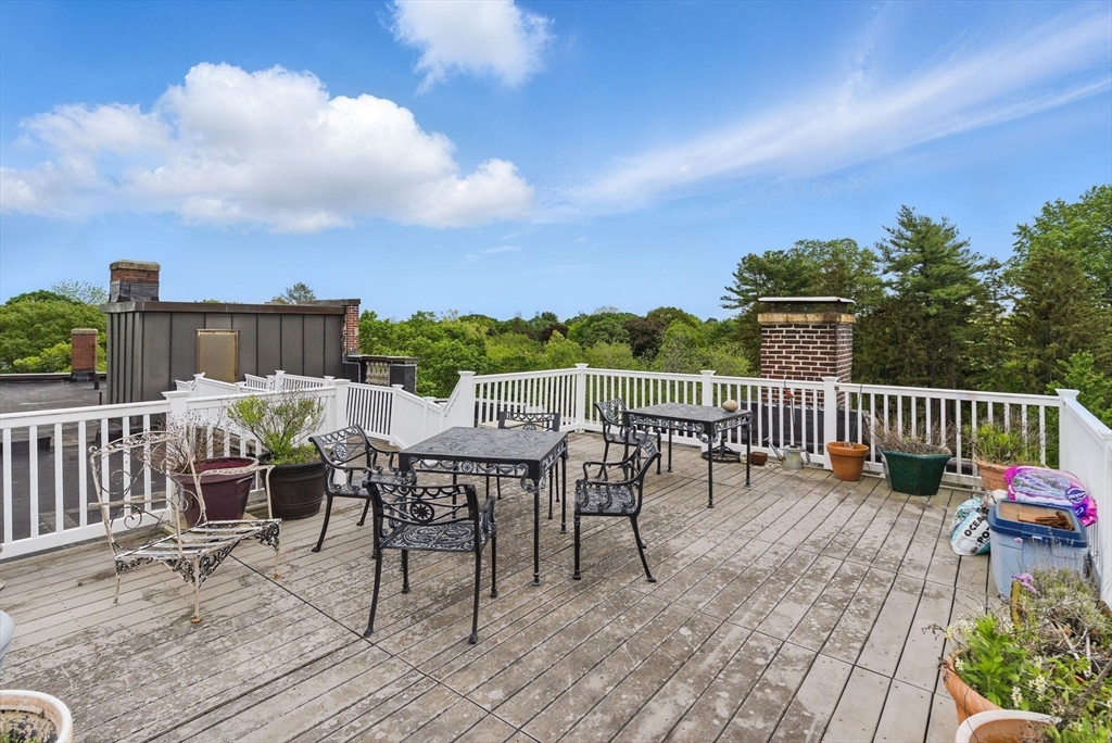 240 Brattle St, Cambridge, Massachusetts, 1 Bedroom Bedrooms, 3 Rooms Rooms,1 BathroomBathrooms,Residential Lease,For Rent,Brattle St,73423265