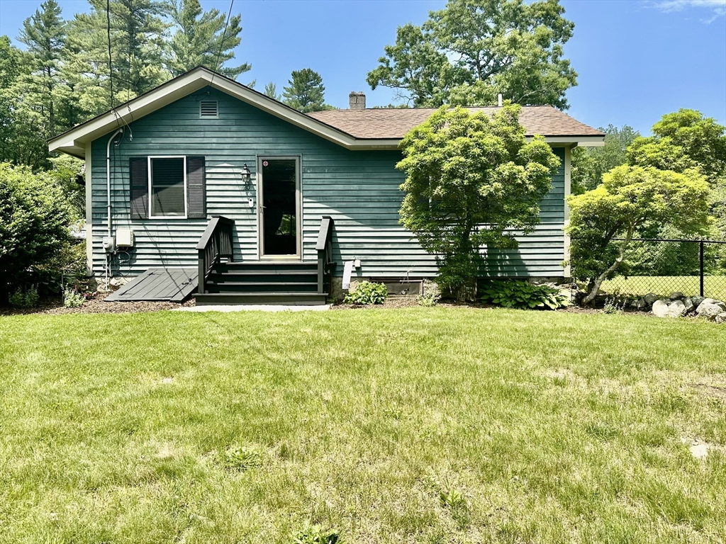 20 Benson Street, Middleboro, Massachusetts, 2 Bedrooms Bedrooms, 4 Rooms Rooms,1 BathroomBathrooms,Residential,For Sale,Benson Street,73390295