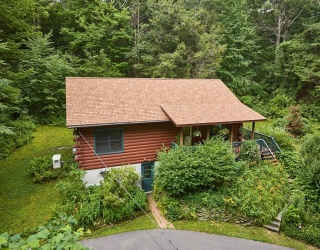 35 Briar Hill Rd, Williamsburg, Massachusetts, 3 Bedrooms Bedrooms, 4 Rooms Rooms,1 BathroomBathrooms,Residential,For Sale,Briar Hill Rd,73408015