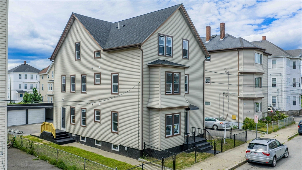 35 Hood St, Fall River, Massachusetts, 9 Bedrooms Bedrooms, 15 Rooms Rooms,3 BathroomsBathrooms,Residential Income,For Sale,Hood St,73407043