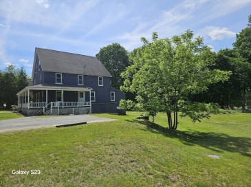 4 Gates Terrace, Sterling, Massachusetts, 5 Bedrooms Bedrooms, 14 Rooms Rooms,2 BathroomsBathrooms,Residential Income,For Sale,Gates Terrace,73359591