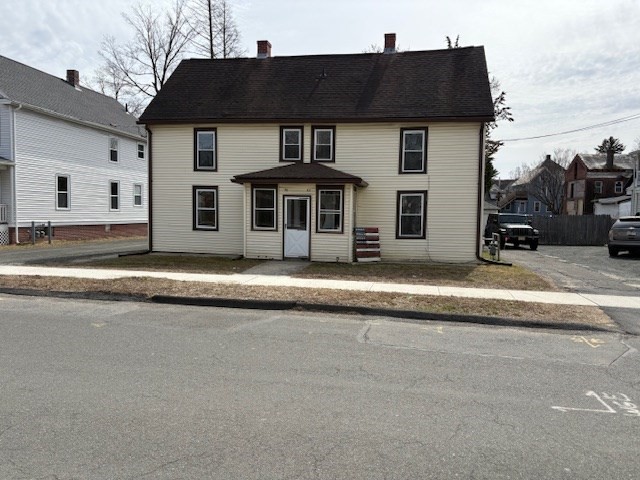 50-52 Orange Street, Westfield, Massachusetts, 4 Bedrooms Bedrooms, 8 Rooms Rooms,2.5 BathroomsBathrooms,Residential Income,For Sale,Orange Street,73337497