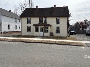 50-52 Orange Street, Westfield, Massachusetts, 4 Bedrooms Bedrooms, 8 Rooms Rooms,2.5 BathroomsBathrooms,Residential Income,For Sale,Orange Street,73337497