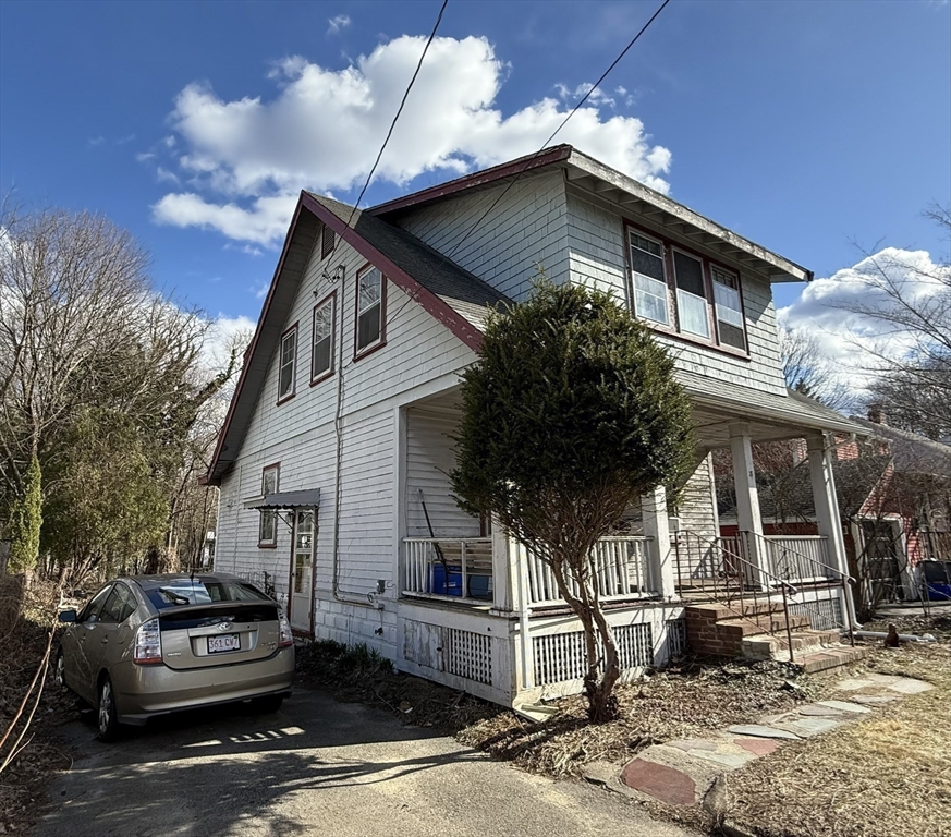 18 Spring St, Lexington, Massachusetts, 3 Bedrooms Bedrooms, 6 Rooms Rooms,1 BathroomBathrooms,Residential,For Sale,Spring St,73355935