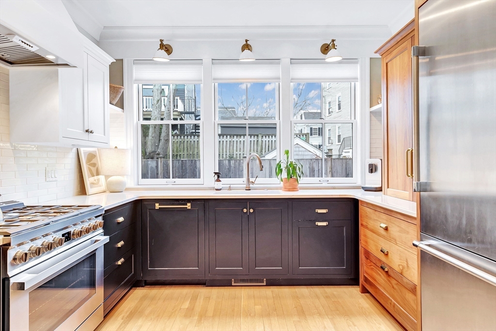 56 Middle St, Newburyport, Massachusetts, 3 Bedrooms Bedrooms, 6 Rooms Rooms,3.5 BathroomsBathrooms,Residential,For Sale,Middle St,73355950