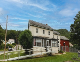 16 Green St, Buckland, Massachusetts, 4 Bedrooms Bedrooms, 9 Rooms Rooms,2 BathroomsBathrooms,Residential Income,For Sale,Green St,73399039