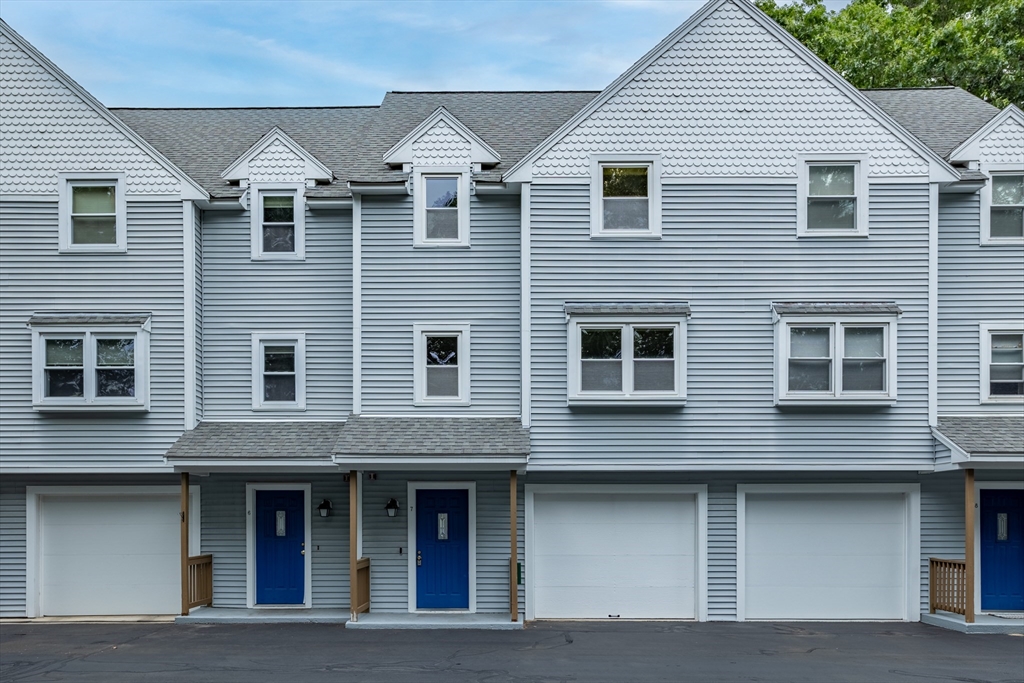 116 Turnpike Rd, Chelmsford, Massachusetts, 2 Bedrooms Bedrooms, 6 Rooms Rooms,1.5 BathroomsBathrooms,Residential Lease,For Rent,Turnpike Rd,73401309