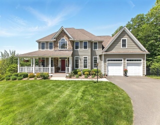 21 Waterford Drive, Belchertown, Massachusetts, 4 Bedrooms Bedrooms, 10 Rooms Rooms,3 BathroomsBathrooms,Residential,For Sale,Waterford Drive,73382303