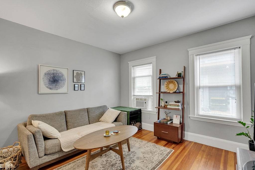 6 Mortimer Pl, Somerville, Massachusetts, 6 Bedrooms Bedrooms, 13 Rooms Rooms,3 BathroomsBathrooms,Residential Income,For Sale,Mortimer Pl,73400988