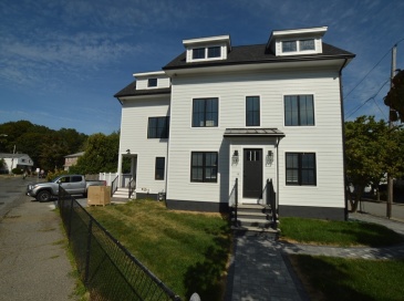 112 Lynde St, Melrose, Massachusetts, 2 Bedrooms Bedrooms, 6 Rooms Rooms,1 BathroomBathrooms,Residential Lease,For Rent,Lynde St,73423363