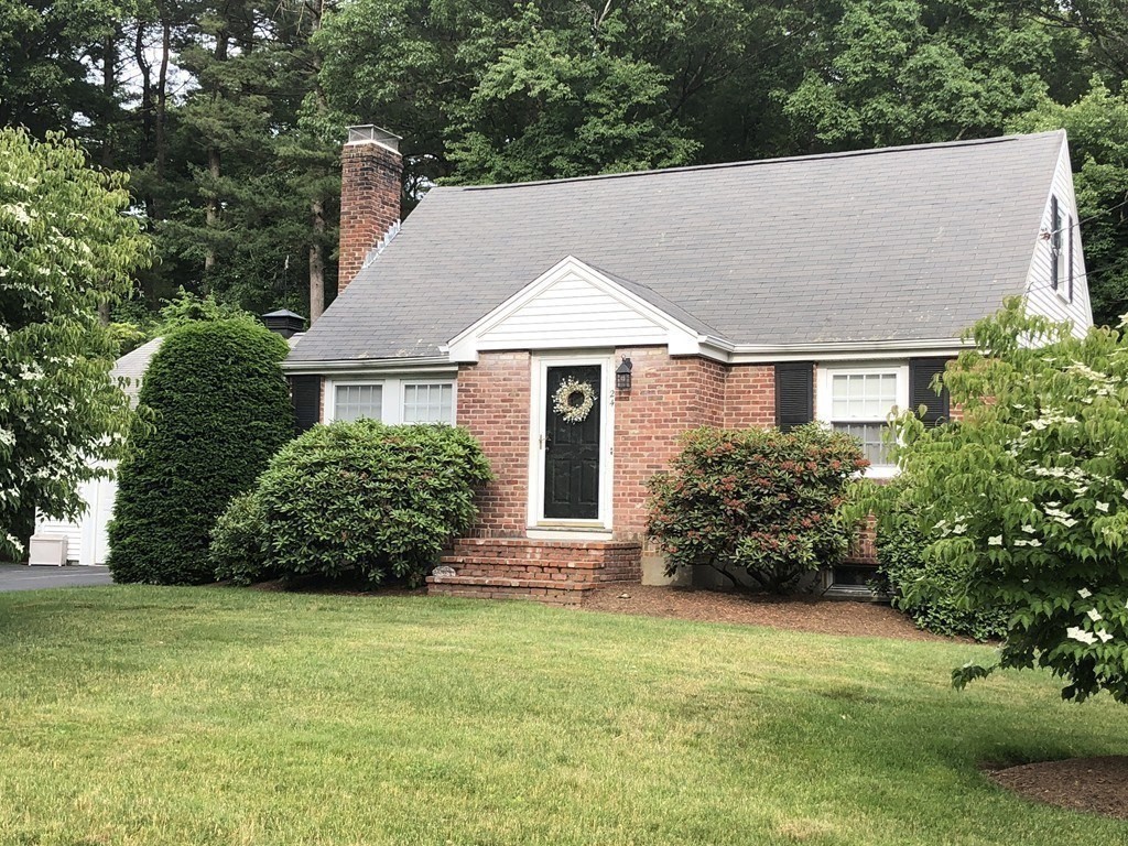 24 Sunrise Rd, Westwood, Massachusetts, 3 Bedrooms Bedrooms, 6 Rooms Rooms,1 BathroomBathrooms,Residential Lease,For Rent,Sunrise Rd,73423428