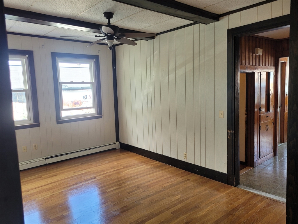 28 Courtland Street, Everett, Massachusetts, 2 Bedrooms Bedrooms, 4 Rooms Rooms,1 BathroomBathrooms,Residential Lease,For Rent,Courtland Street,73423615