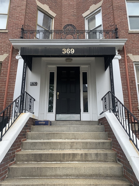 369 Tappan St, Brookline, Massachusetts, 1 Bedroom Bedrooms, 3 Rooms Rooms,1 BathroomBathrooms,Residential Lease,For Rent,Tappan St,73400533