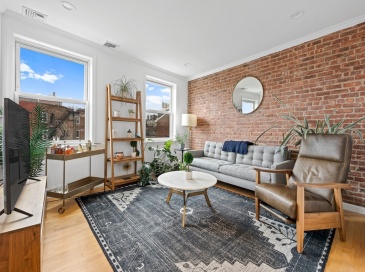 464 Hanover Street, Boston, Massachusetts, 1 Bedroom Bedrooms, 3 Rooms Rooms,1 BathroomBathrooms,Residential Lease,For Rent,Hanover Street,73414329