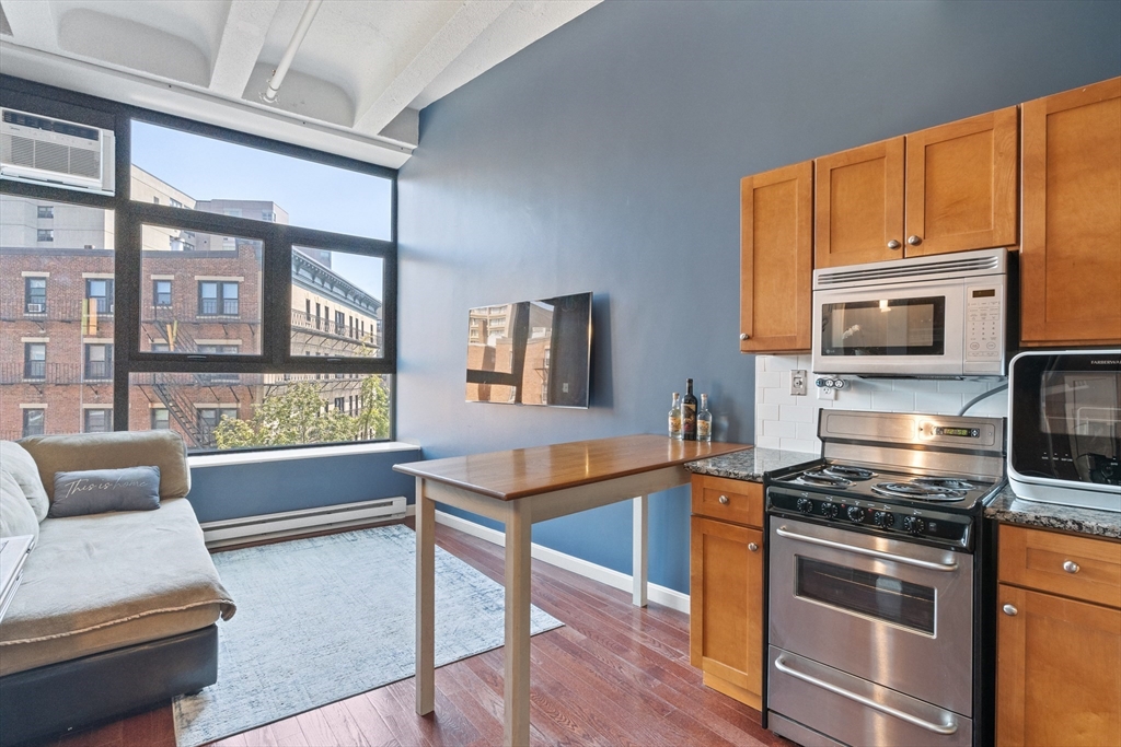 12 Stoneholm St, Boston, Massachusetts, 1 Bedroom Bedrooms, 3 Rooms Rooms,1 BathroomBathrooms,Residential Lease,For Rent,Stoneholm St,73416149