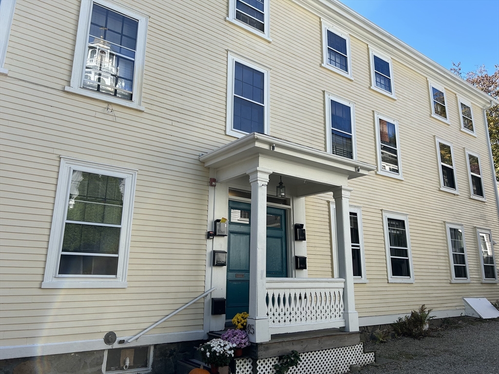 45 Washington St., Marblehead, Massachusetts, 2 Bedrooms Bedrooms, 5 Rooms Rooms,1 BathroomBathrooms,Residential Lease,For Rent,Washington St.,73397056