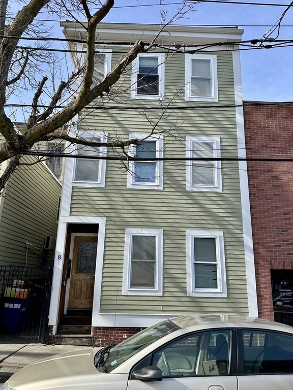 8 Bremen Street, Boston, Massachusetts, 1 Bedroom Bedrooms, 3 Rooms Rooms,1 BathroomBathrooms,Residential Lease,For Rent,Bremen Street,73410322