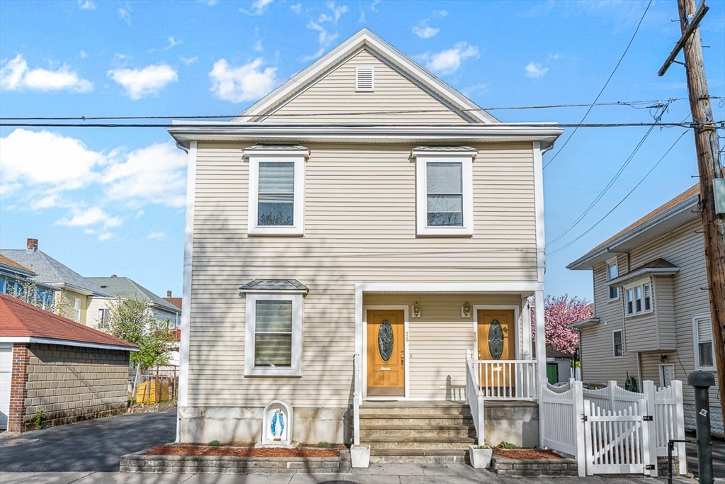 76-78 Bradbury Ave, Medford, Massachusetts, 2 Bedrooms Bedrooms, 5 Rooms Rooms,1 BathroomBathrooms,Residential Lease,For Rent,Bradbury Ave,73368217