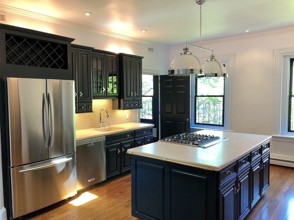 37 Union Park, Boston, Massachusetts, 2 Bedrooms Bedrooms, 6 Rooms Rooms,2.5 BathroomsBathrooms,Residential Lease,For Rent,Union Park,73403175