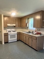 62 Hoover Rd, Walpole, Massachusetts, 2 Bedrooms Bedrooms, 4 Rooms Rooms,1 BathroomBathrooms,Residential Lease,For Rent,Hoover Rd,73409133