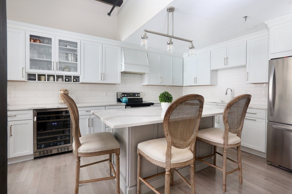 15 Sleeper, Boston, Massachusetts, 2 Bedrooms Bedrooms, 4 Rooms Rooms,2 BathroomsBathrooms,Residential Lease,For Rent,Sleeper,73369779