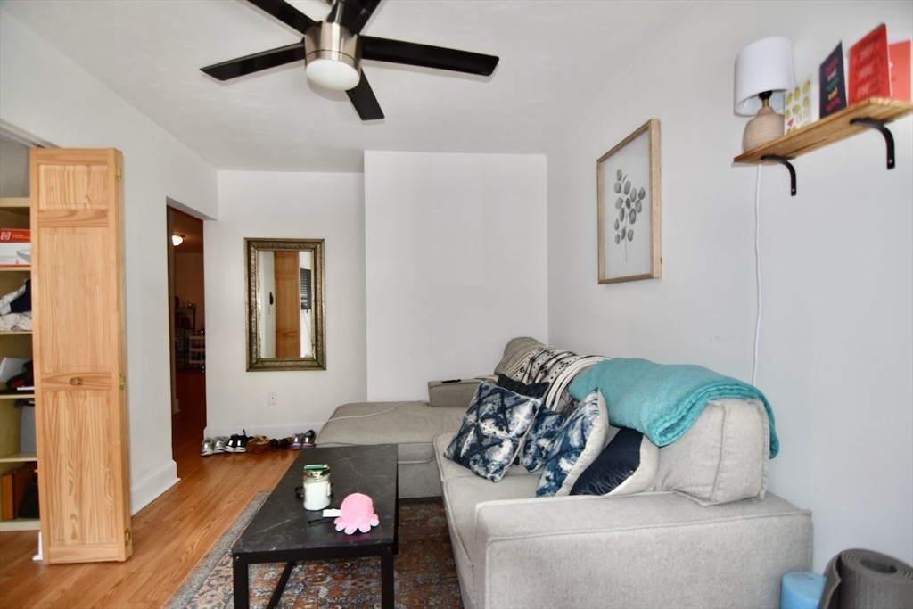 3 Saxton Street, Boston, Massachusetts, 2 Bedrooms Bedrooms, 7 Rooms Rooms,1 BathroomBathrooms,Residential Lease,For Rent,Saxton Street,73377223