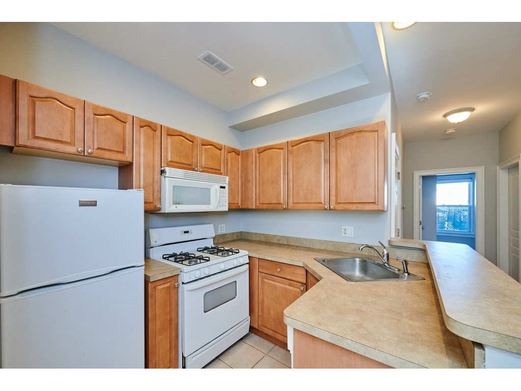 12 Humboldt Place, Boston, Massachusetts, 2 Bedrooms Bedrooms, 5 Rooms Rooms,1 BathroomBathrooms,Residential Lease,For Rent,Humboldt Place,73401138