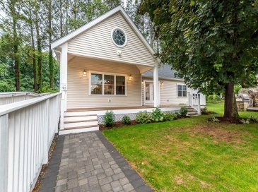 43 Stone Street, Walpole, Massachusetts, 2 Bedrooms Bedrooms, 4 Rooms Rooms,1 BathroomBathrooms,Residential Lease,For Rent,Stone Street,73412940