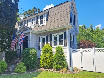 621 High Street, Medford, Massachusetts, 4 Bedrooms Bedrooms, 8 Rooms Rooms,3 BathroomsBathrooms,Residential Lease,For Rent,High Street,73417356