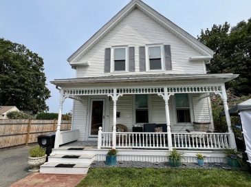 40 Central, Whitman, Massachusetts, 1 Bedroom Bedrooms, 4 Rooms Rooms,1 BathroomBathrooms,Residential Lease,For Rent,Central,73415144