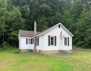 36 Clinton Rd., Sterling, Massachusetts, 2 Bedrooms Bedrooms, 6 Rooms Rooms,1 BathroomBathrooms,Residential Lease,For Rent,Clinton Rd.,73421535