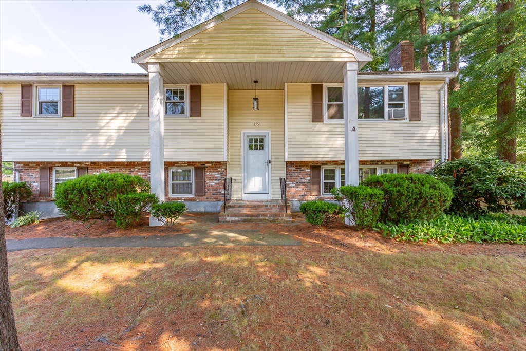 119 Elizabeth Dr, Raynham, Massachusetts, 3 Bedrooms Bedrooms, 7 Rooms Rooms,2 BathroomsBathrooms,Residential Lease,For Rent,Elizabeth Dr,73418180