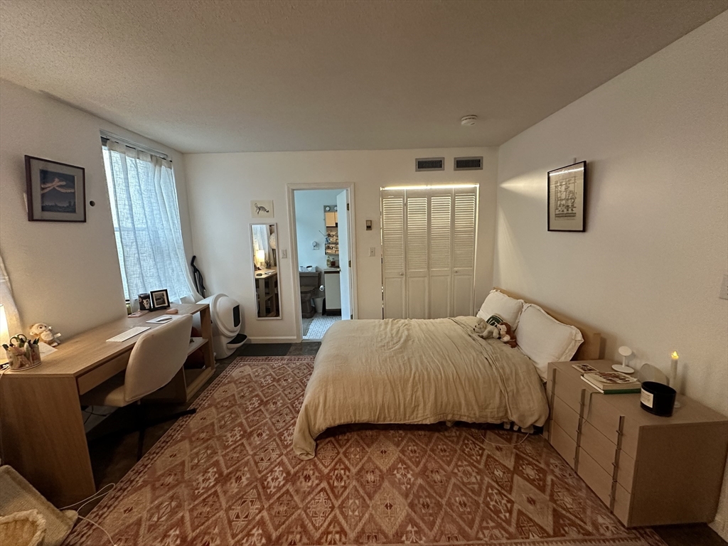 84 Gordon Street, Boston, Massachusetts, 1 Room Rooms,1 BathroomBathrooms,Residential Lease,For Rent,Gordon Street,73389163