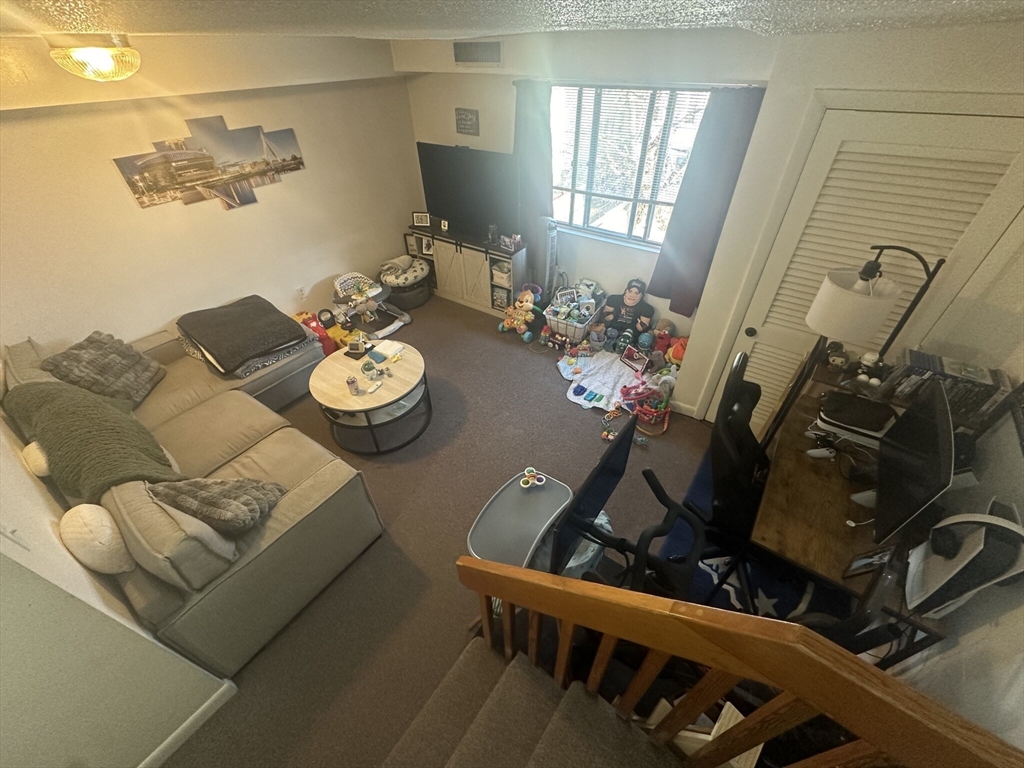 72 Euston Road, Boston, Massachusetts, 1 Bedroom Bedrooms, 3 Rooms Rooms,1 BathroomBathrooms,Residential Lease,For Rent,Euston Road,73355888