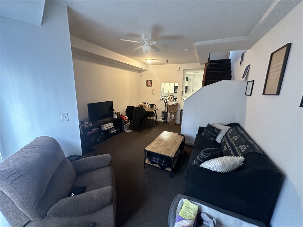 72 Euston Road, Boston, Massachusetts, 1 Bedroom Bedrooms, 3 Rooms Rooms,1 BathroomBathrooms,Residential Lease,For Rent,Euston Road,73355885