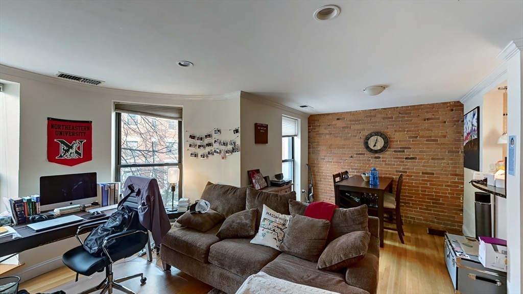 78 Gainsborough Street, Boston, Massachusetts, 1 Bedroom Bedrooms, 2 Rooms Rooms,1 BathroomBathrooms,Residential Lease,For Rent,Gainsborough Street,73361551