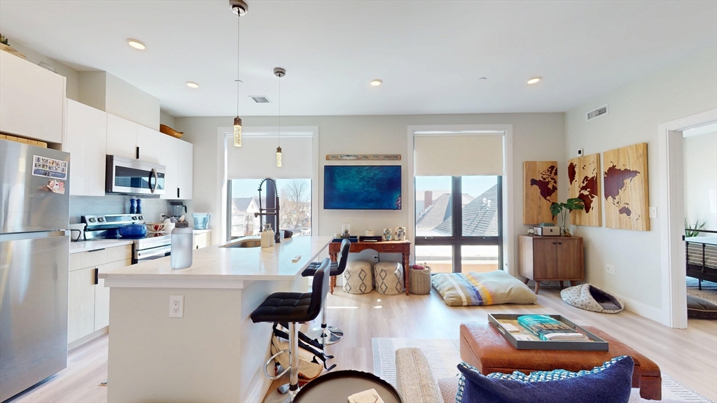 1700 Dorchester Ave, Boston, Massachusetts, 1 Bedroom Bedrooms, 4 Rooms Rooms,1 BathroomBathrooms,Residential Lease,For Rent,Dorchester Ave,73421571