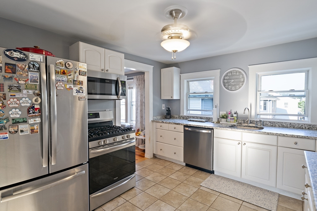 929-931 Sea St, Quincy, Massachusetts, 3 Bedrooms Bedrooms, 5 Rooms Rooms,1 BathroomBathrooms,Residential Lease,For Rent,Sea St,73415919